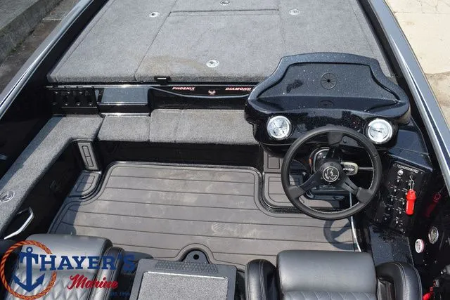 Slide: The Image of Phoenix Bass Boat 921 Elite II 2025 - 8