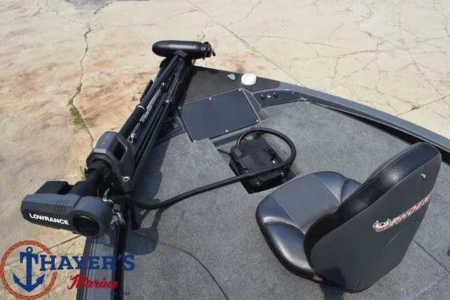 Slide: The Image of Phoenix Bass Boat 921 Elite II 2025 - 9