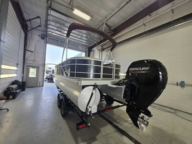 Slide: The Image of Bennington 22 SSR 2021 - 3