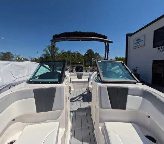 Slide: The Image of Chaparral 23 SSi OB 2026 boat with trailer, interior view. - 34