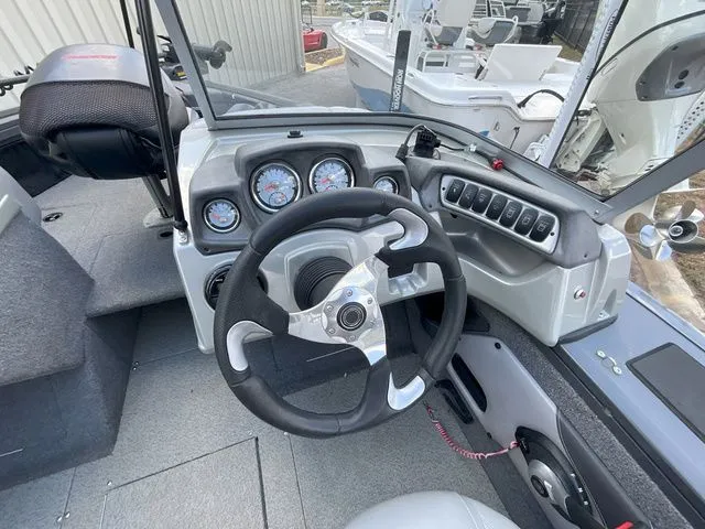 Slide: The Image of Tracker Targa V-18 Combo 2016 - 7