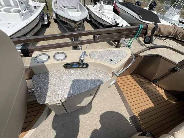 Slide: The Image of Regency 254 LE3 2015 - 11