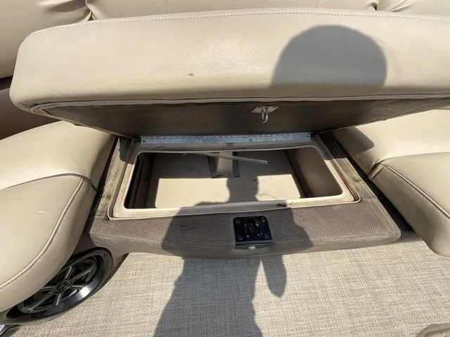 Slide: The Image of Regency 254 LE3 2015 - 13