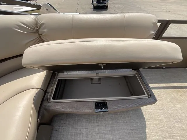 Slide: The Image of Regency 254 LE3 2015 - 16