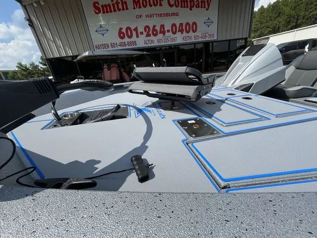 Slide: The Image of Xpress H17C Crappie 2026 - 4