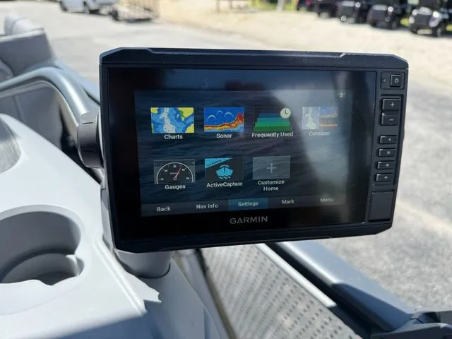 Slide: The Image of Sea-Doo Switch Cruise 21 2023 - 16