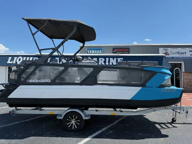 Slide: The Image of Sea-Doo Switch Cruise 21 2023 - 18