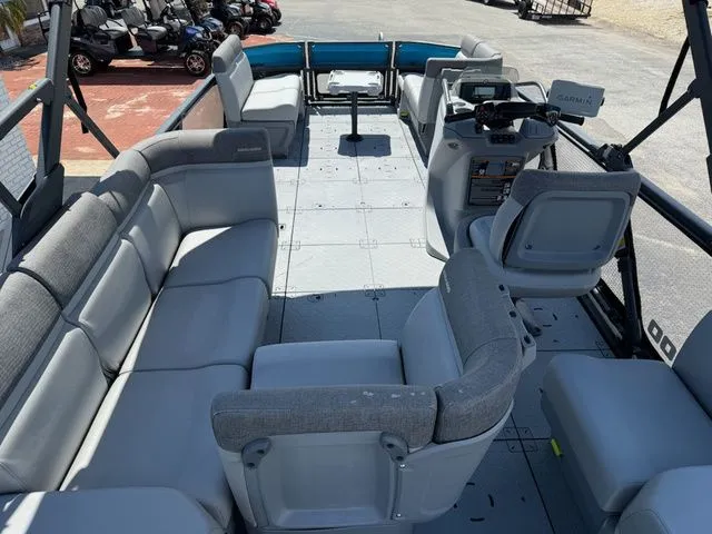 Slide: The Image of Sea-Doo Switch Cruise 21 2023 - 27