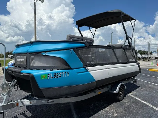 Slide: The Image of Sea-Doo Switch Cruise 21 2023 - 7