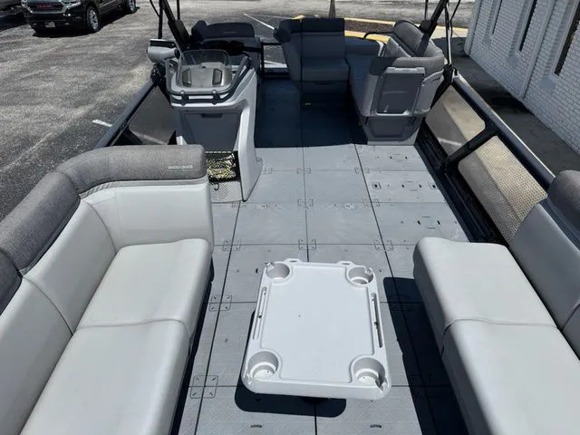 Slide: The Image of Sea-Doo Switch Cruise 21 2023 - 8