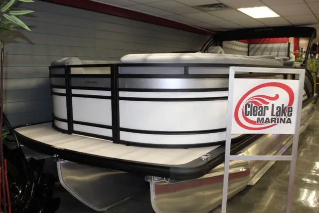 Slide: The Image of Harris Solstice 250 SL 2025 - 5