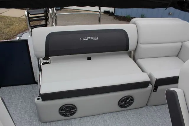 Slide: The Image of Harris 230 Cruiser SLDH 2025 - 12