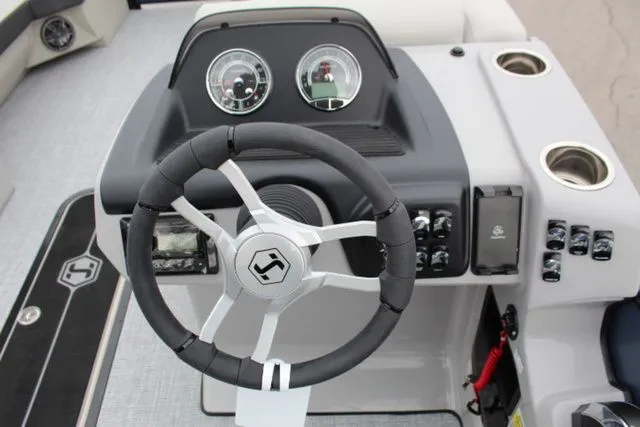 Slide: The Image of Harris 230 Cruiser SLDH 2025 - 18