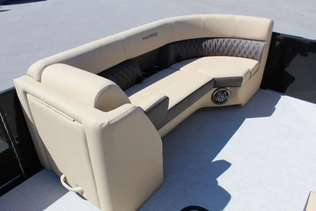 Slide: The Image of Harris SUNLINER 230 SLDH 2025 - 10