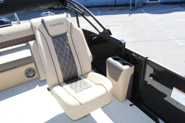 Slide: The Image of Harris SUNLINER 230 SLDH 2025 - 12