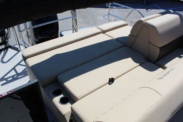 Slide: The Image of Harris SUNLINER 230 SLDH 2025 - 18