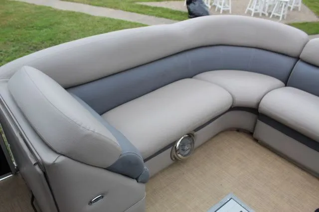 Slide: The Image of Premier 260 Grand Entertainer 2013 - 11