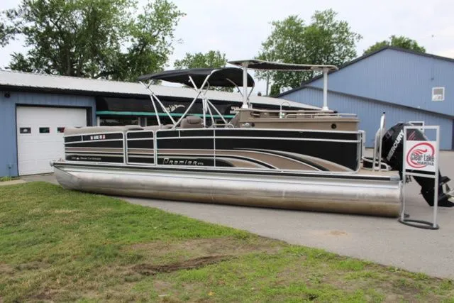 Slide: The Image of Premier 260 Grand Entertainer 2013 - 5