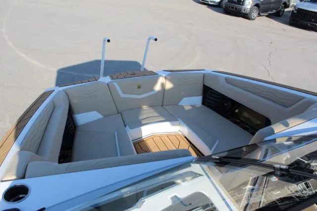 Slide: The Image of Nautique Super Air Nautique G23 2025 - 11