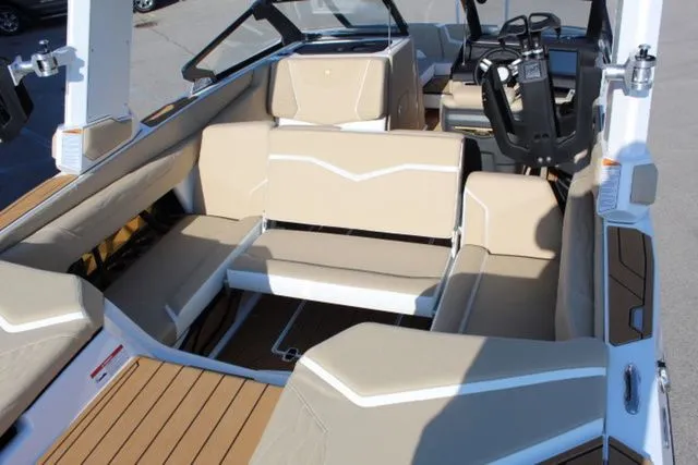 Slide: The Image of Nautique Super Air Nautique G23 2025 - 34