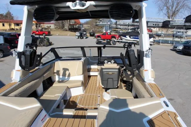 Slide: The Image of Nautique Super Air Nautique G23 2025 - 9