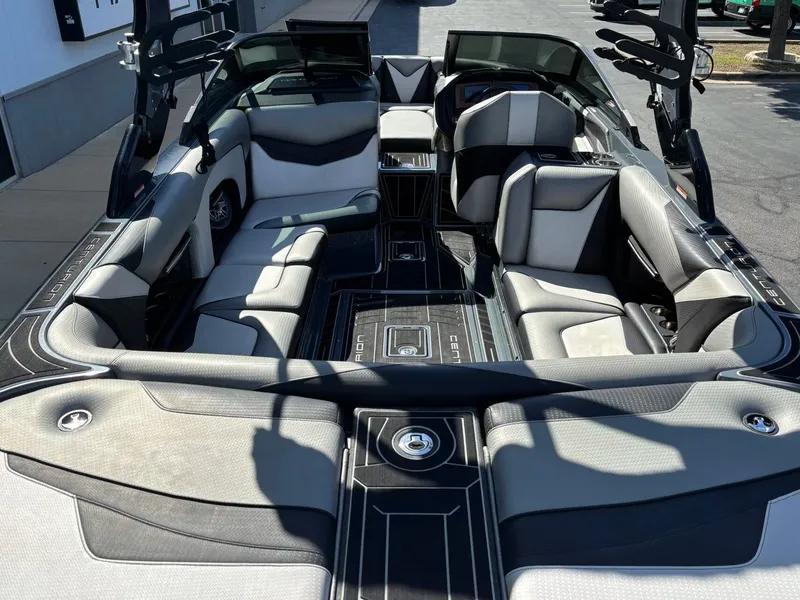 Slide: The Image of Centurion Ri237 2020 - 14