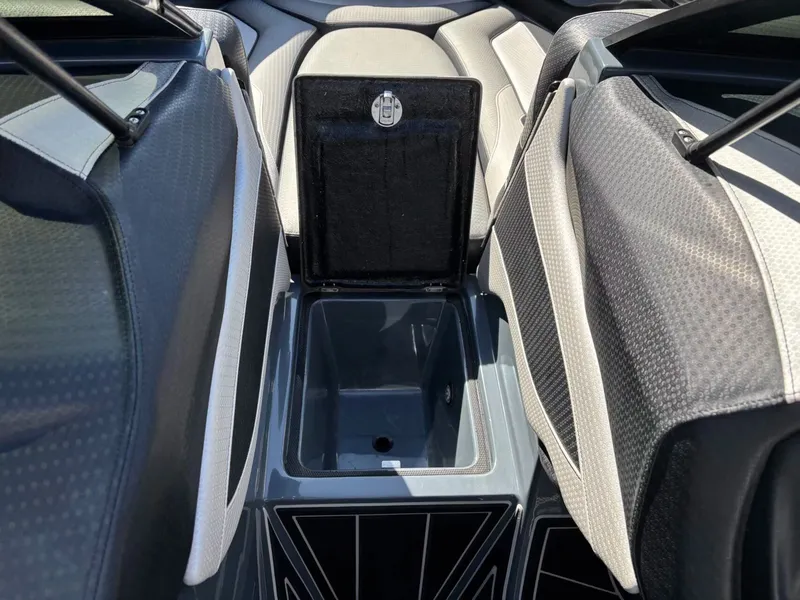 Slide: The Image of Centurion Ri237 2020 - 17