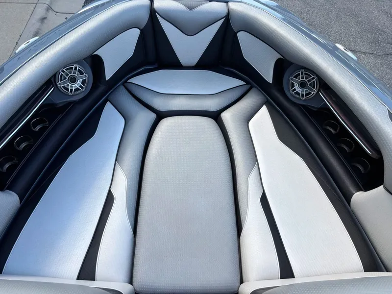 Slide: The Image of Centurion Ri237 2020 - 9