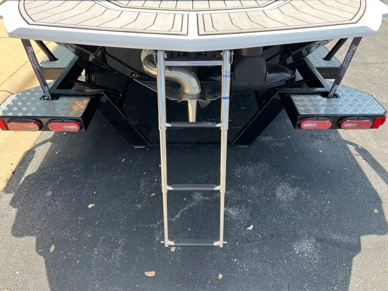 Slide: The Image of Nautique GS24 2024 - 13