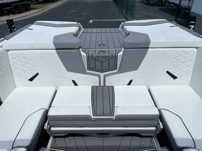 Slide: The Image of Nautique GS24 2024 - 20