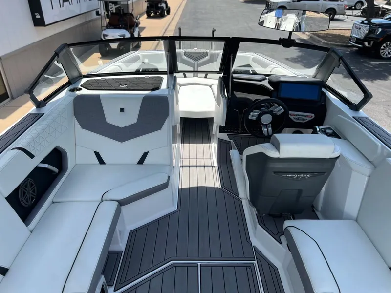 Slide: The Image of Nautique GS24 2024 - 22