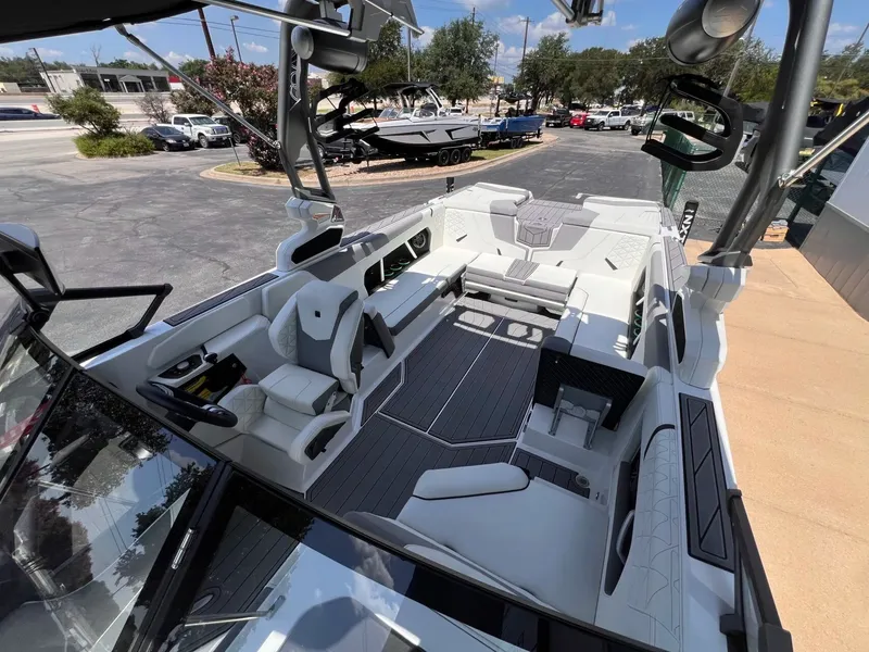 Slide: The Image of Nautique GS24 2024 - 42