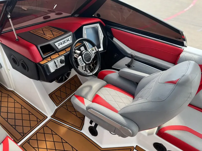 Slide: The Image of Tigé 22RZX 2018 - 14