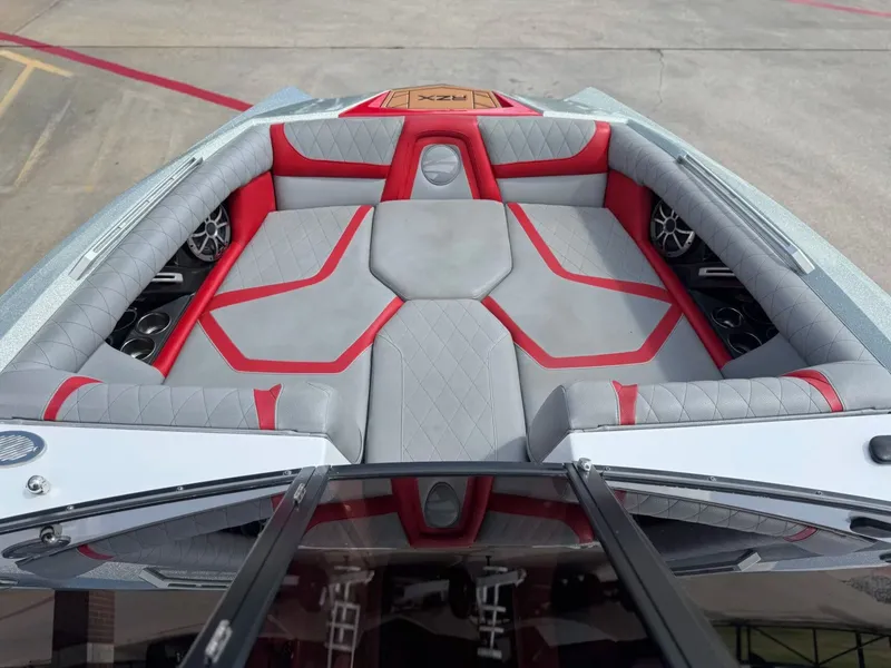 Slide: The Image of Tigé 22RZX 2018 - 18