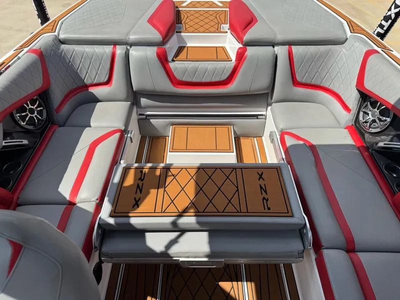 Slide: The Image of Tigé 22RZX 2018 - 22