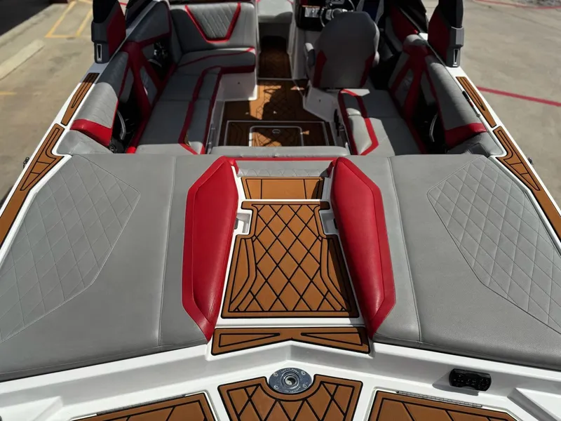 Slide: The Image of Tigé 22RZX 2018 - 8