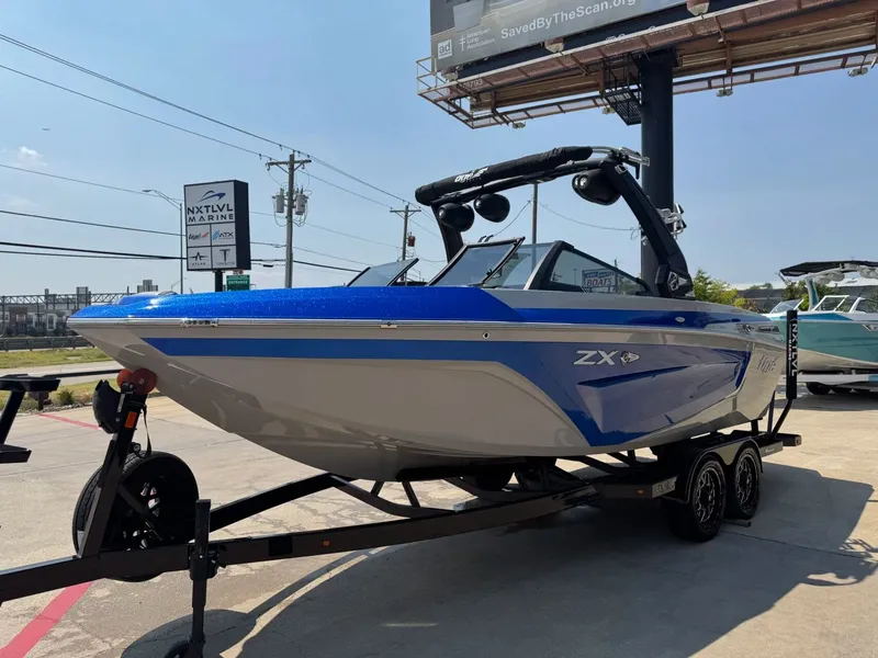 Slide: The Image of Tigé 23ZX 2022 - 10