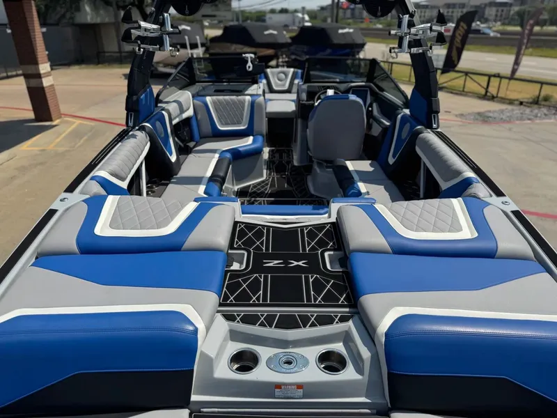 Slide: The Image of Tigé 23ZX 2022 - 13