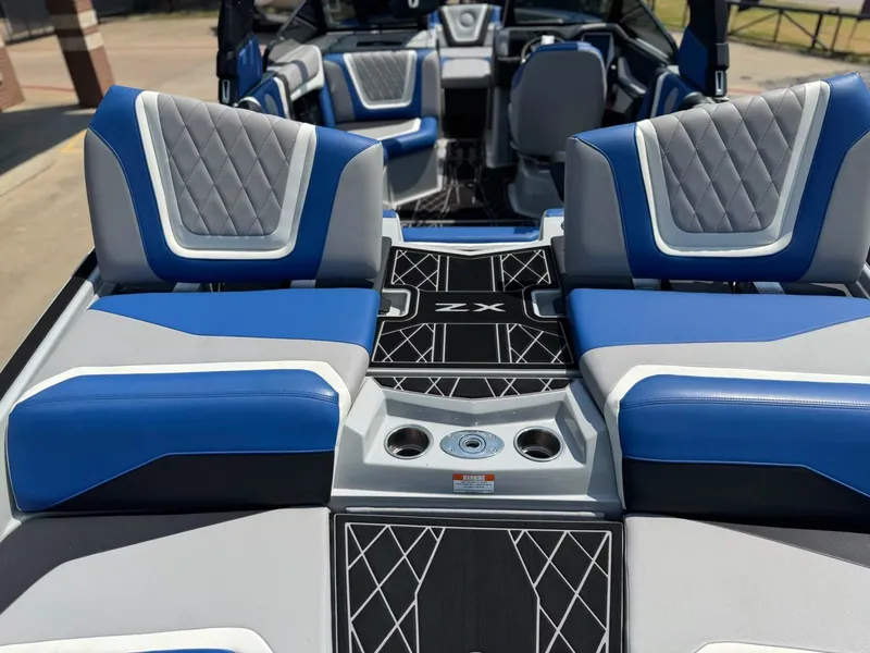 Slide: The Image of Tigé 23ZX 2022 - 14