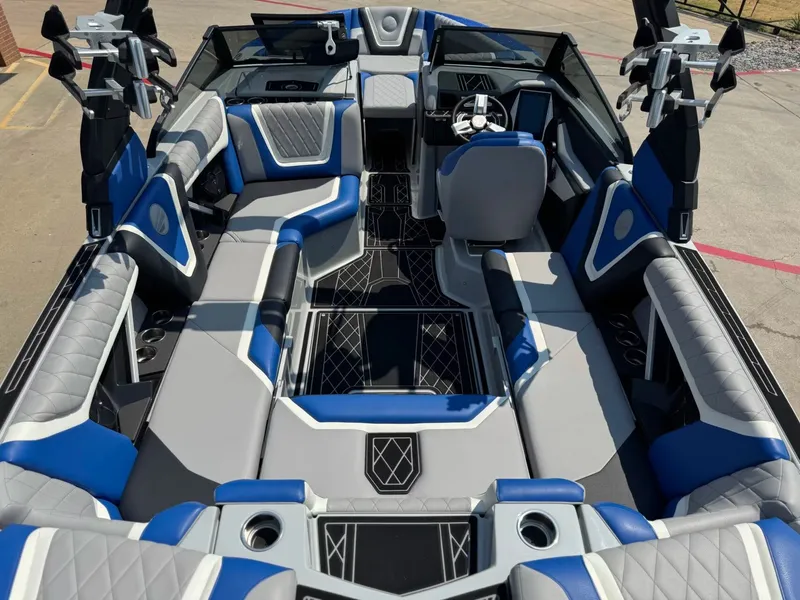 Slide: The Image of Tigé 23ZX 2022 - 15