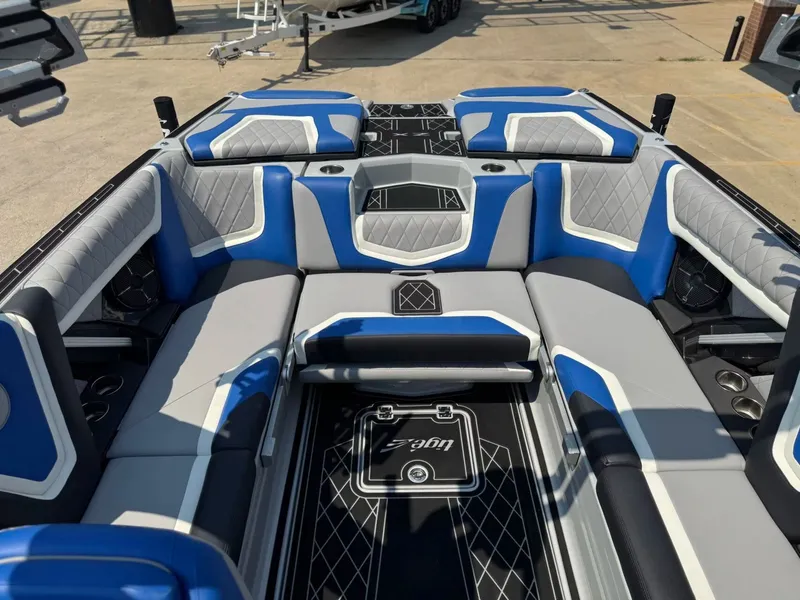 Slide: The Image of Tigé 23ZX 2022 - 16