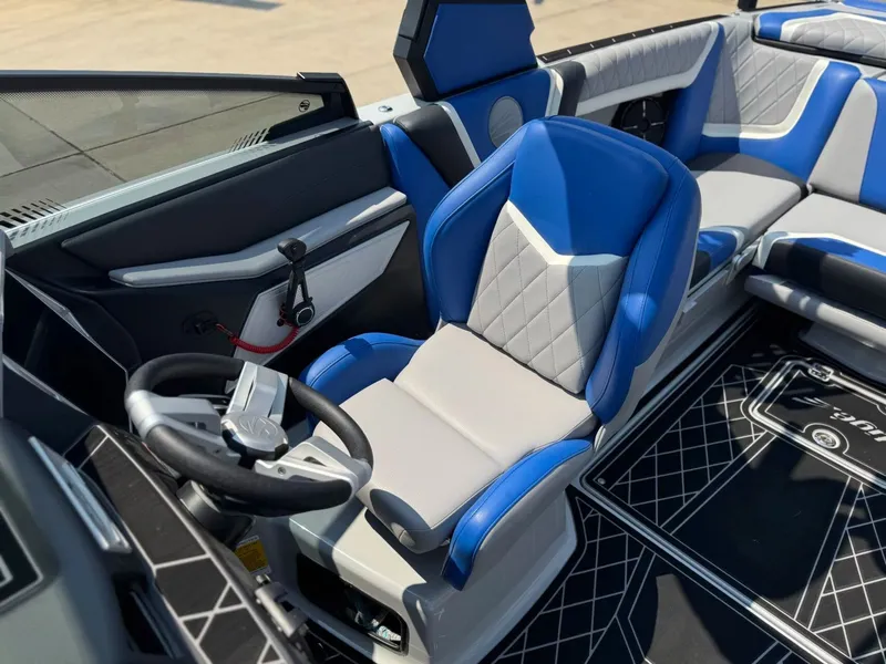 Slide: The Image of Tigé 23ZX 2022 - 21