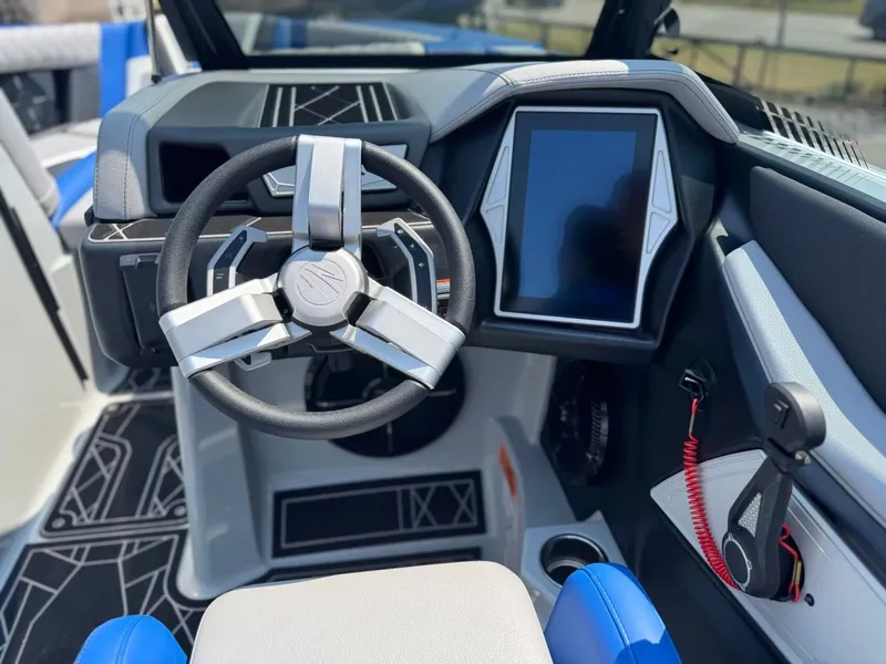 Slide: The Image of Tigé 23ZX 2022 - 22