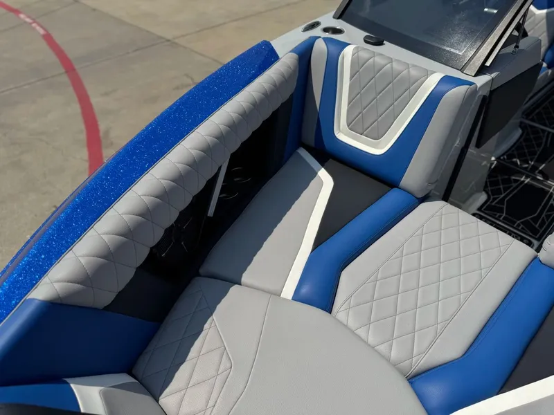 Slide: The Image of Tigé 23ZX 2022 - 26