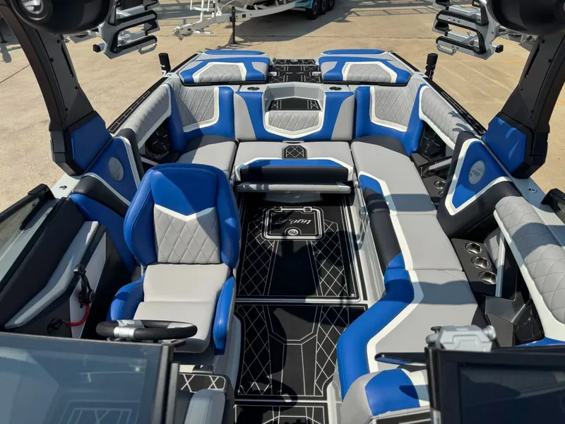 Slide: The Image of Tigé 23ZX 2022 - 28