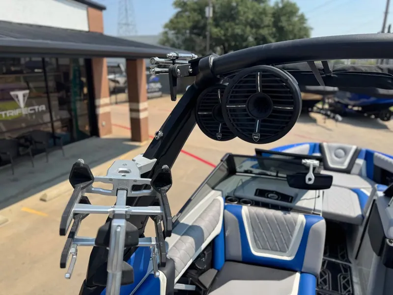 Slide: The Image of Tigé 23ZX 2022 - 29