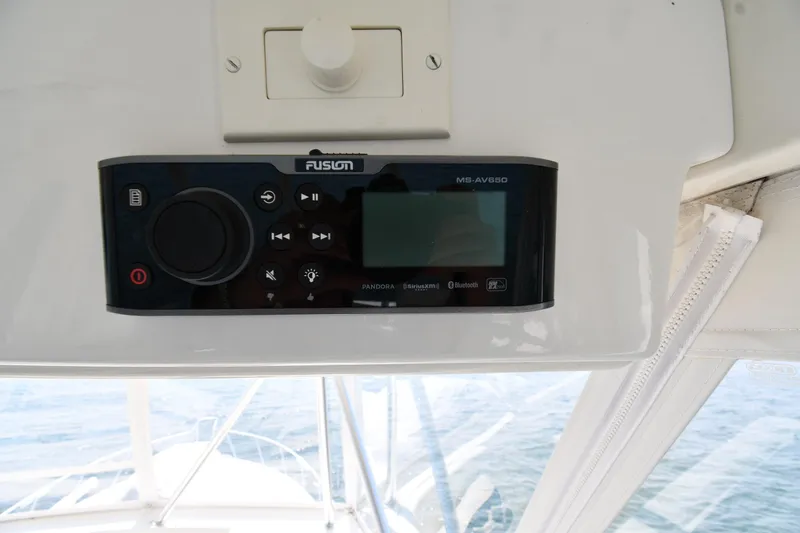 Slide: The Image of Fusion MS-AV650 stereo system on 1996 Ocean Yachts 53 Super Sport. - 16