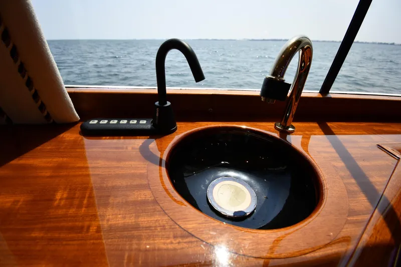 Slide: The Image of Luxury yacht sink on Ocean Yachts 53 Super Sport, 1996 model, with ocean view. - 55