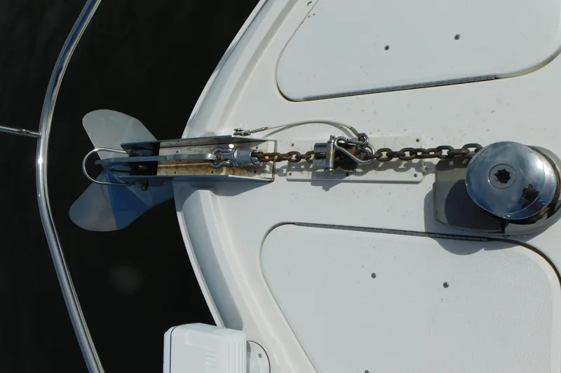 Slide: The Image of Anchor system on 2013 Sea Ray 510 Sundancer yacht deck. - 9