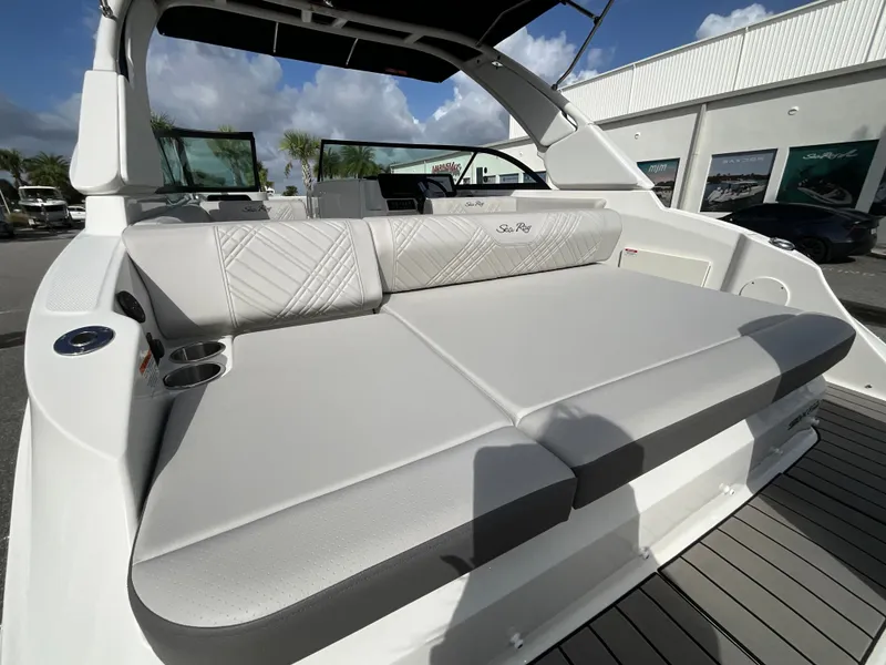 Slide: The Image of Sea Ray SDX 230 Outboard 2026 - 24